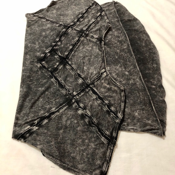 Crash & Burn Women’s Black S/S Graphic T-shirt with Rhinestone Studded Cross - M - Picture 9 of 17